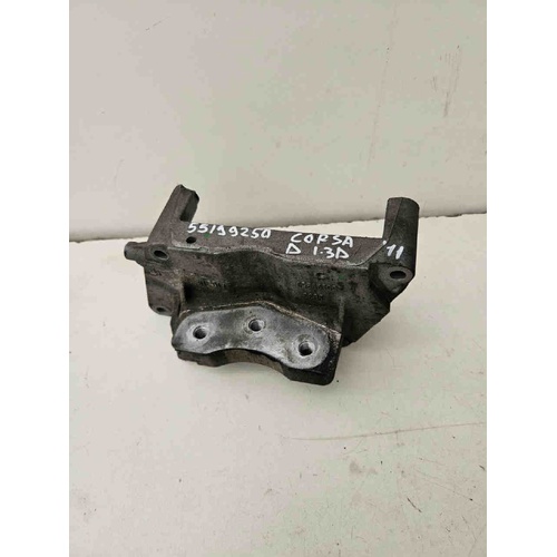 Staffa supporto motore OPEL Corsa D 5P 2° Serie del 2011