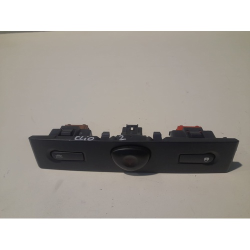 Pulsante luci di emergenza RENAULT Clio Serie (01>05) del 2001 - 2005