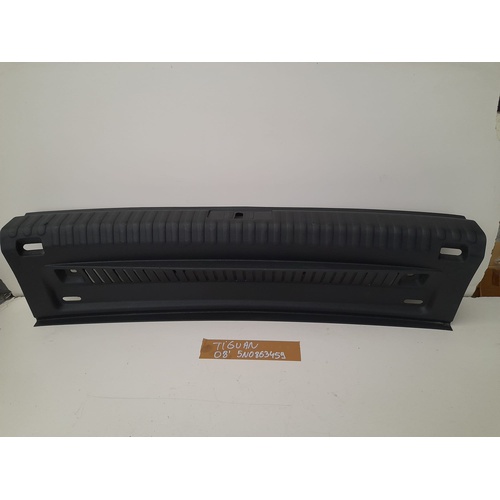 Batticofano posteriore VOLKSWAGEN Tiguan 1° Serie del 2007 - 2011