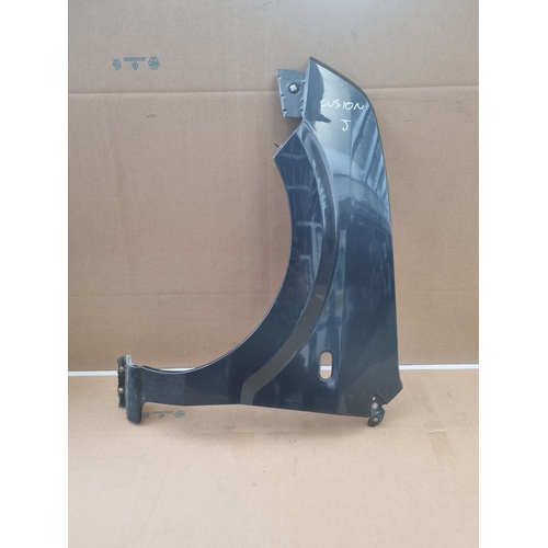 Parafango Anteriore Sinistro FORD Fusion 1° Serie del 2002 - 2005