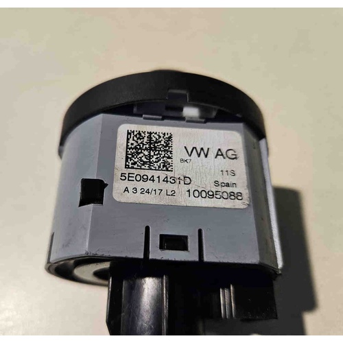 Interruttore comando luci SKODA Octavia S.Wagon 5° Serie (5E5) (16>20) del 2016 - 2020