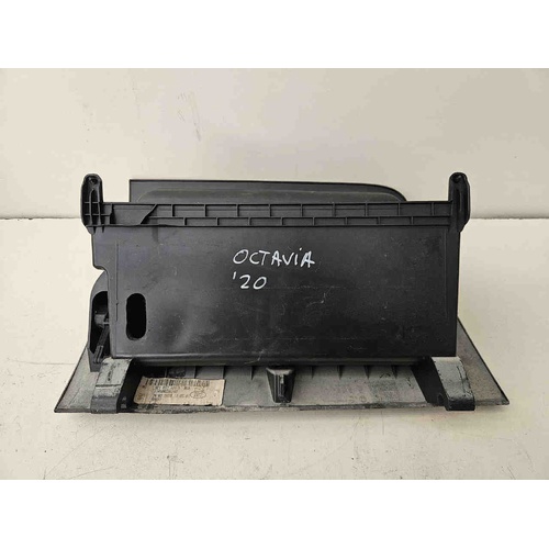 Vano portaoggetti SKODA Octavia S.Wagon 5° Serie (5E5) (16>20) del 2016 - 2020