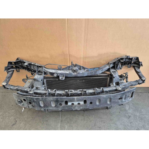 Rivestimento kit radiatore FORD Focus Berlina 4° Serie del 2008 - 2011