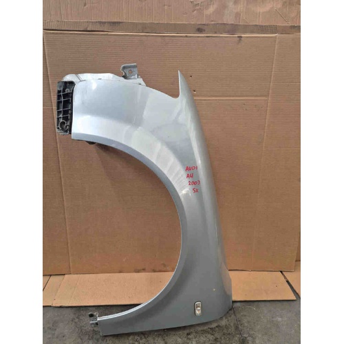 Parafango Anteriore Sinistro AUDI A4 Avant (8E) (00>04) del 2000 - 2004