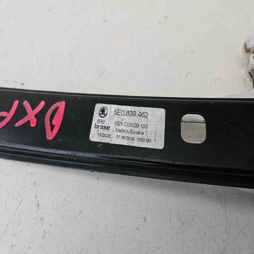 Meccanismo alzavetro Post. DX SKODA Octavia S.Wagon 5° Serie (5E5) (16>) del 2016