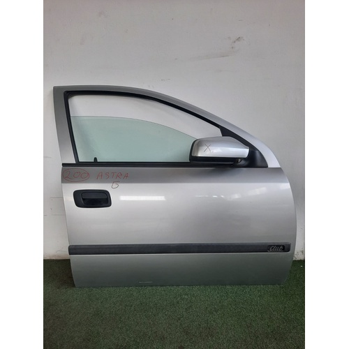 Porta anteriore destra Opel Astra G 1.6 B del 2001