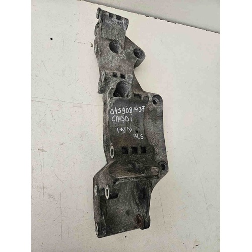 Supporto alternatore VOLKSWAGEN Caddy 3° Serie del 2004 - 2010