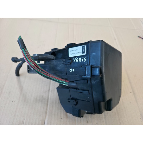 Scatola porta fusibili TOYOTA Yaris Serie (05>08) del 2005 - 2008