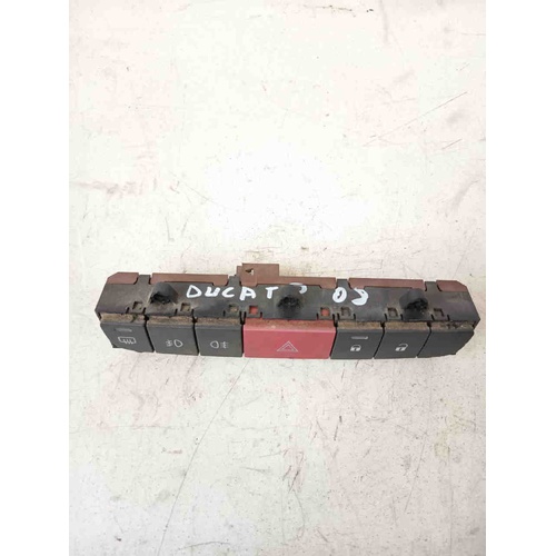 Pulsante Quattro 4 frecce FIAT Ducato 5° Serie del 2006 - 2014