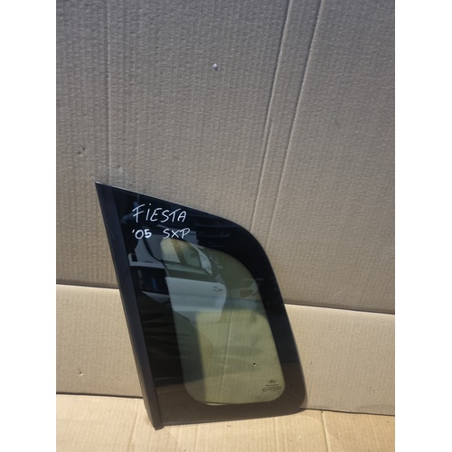 Vetro fisso posteriore SX FORD Fiesta 5° Serie del 2005 - 2008