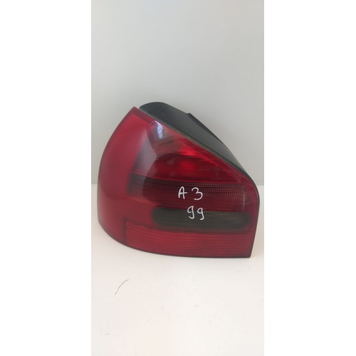 Fanale posteriore sinistro Audi A3 del 1999 1.9 TDI