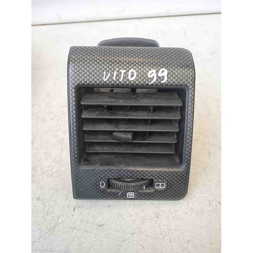 Bocchetta aria cruscotto DX MERCEDES Vito W638 del 1995 - 2003