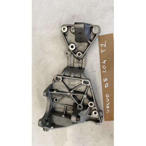 Supporto alternatore VOLVO V60 1° Serie del 2010 - 2018