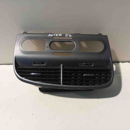 Bocchette Aria Centrale SEAT Altea Berlina del 2004