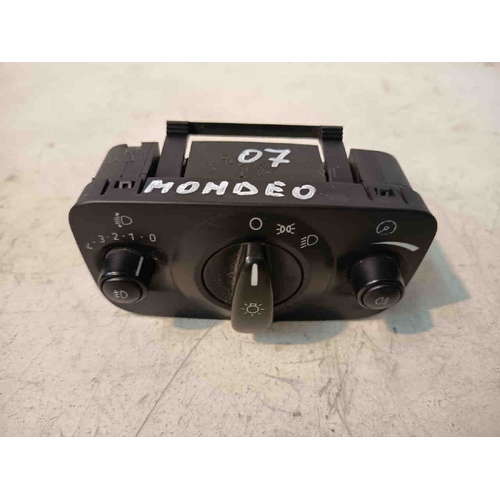 Interruttore comando luci FORD Mondeo S. Wagon 6° Serie del 2007 - 2014