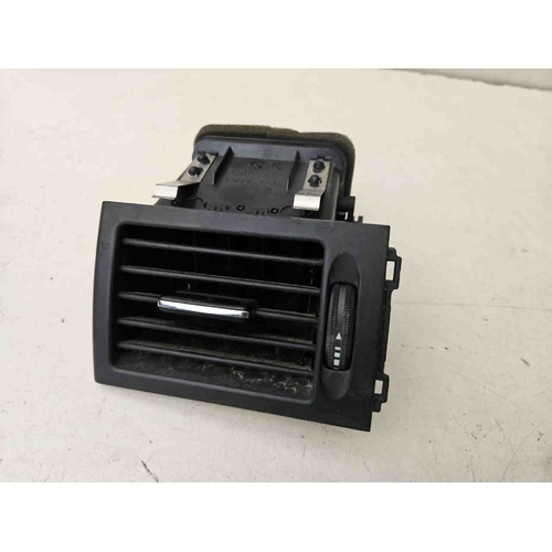 Bocchetta aria cruscotto DX MERCEDES Classe C S. Wagon W204 del 2007