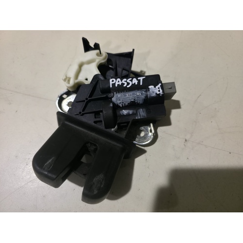 Serratura Cofano Posteriore VOLKSWAGEN Passat Berlina 4° Serie del 2005 - 2010