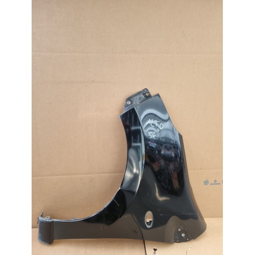 Parafango Anteriore Sinistro SUZUKI Alto 3° Serie del 2008