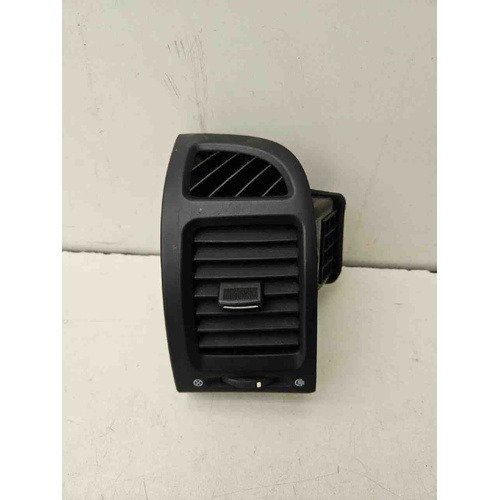 Bocchetta aria cruscotto SX KIA Carnival 3° Serie del 2007 - 2014