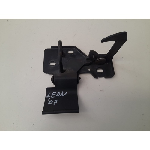 Maniglia interna cofano anteriore SEAT Leon 2° Serie del 2005 - 2009