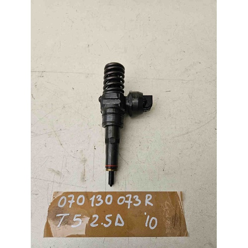 Iniettore VOLKSWAGEN Transporter T5 4° Serie del 2009