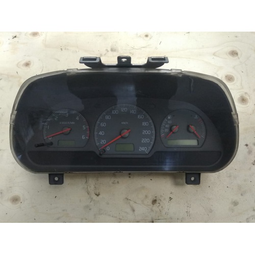 Quadrostrumenti Volvo V40 del 2001 1.9 Diesel