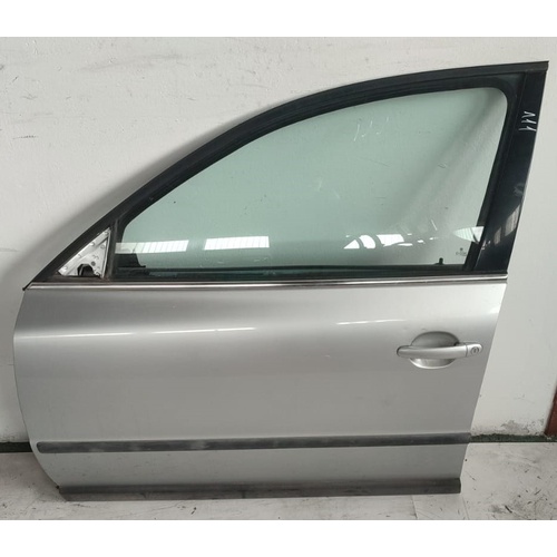 Portiera Anteriore Sinistra VOLKSWAGEN Passat Variant 3° Serie del 2000 - 2005