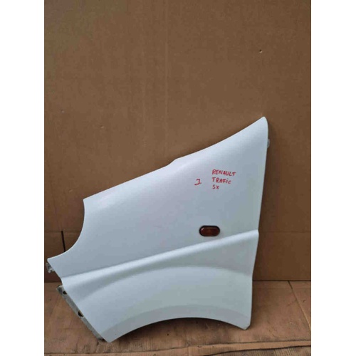 Parafango Anteriore Sinistro RENAULT Trafic Furgone del 2001 - 2007