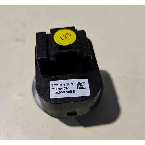 Regolatore specchietti retrovisori SKODA Octavia S.Wagon 5° Serie (5E5) (16>20) del 2016 - 2020