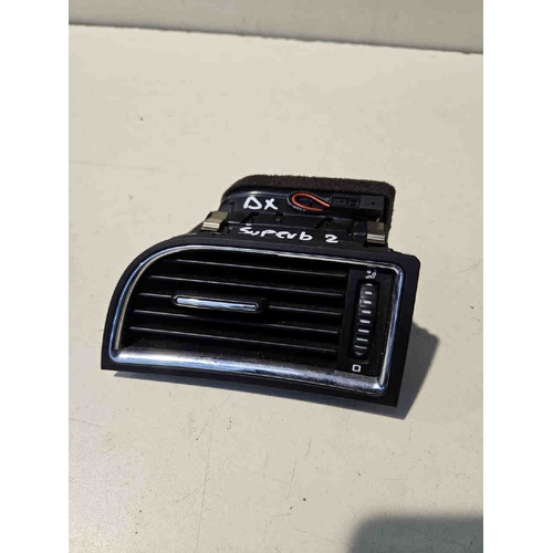 Bocchetta aria cruscotto DX SKODA Superb 2° Serie del 2008