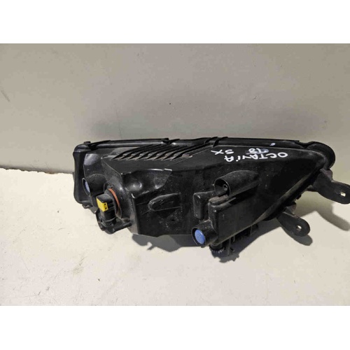 Fendinebbia anteriore SX SKODA Octavia S.Wagon 5° Serie (5E5) (16>20) del 2016 - 2020