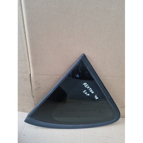 Vetro fisso posteriore SX SSANGYONG Rexton 2° Serie del 2006