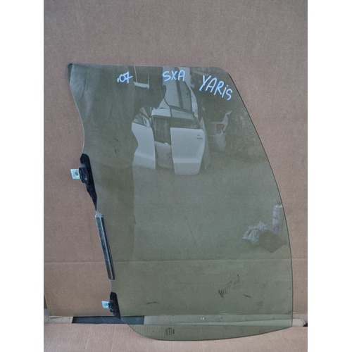 Vetro scendente anteriore sinistro TOYOTA Yaris Serie (05>08) del 2005 - 2008