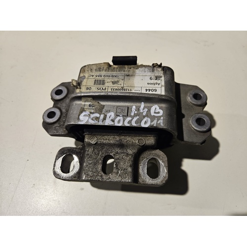 Supporto motore VOLKSWAGEN Scirocco Serie (137) (08>14) del 2008 - 2014