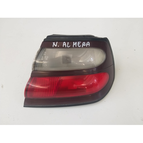 Fanale posteriore destro Nissan Almera 1.6 B del 1997