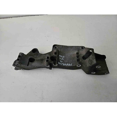 Supporto alternatore VOLKSWAGEN Polo 3° Serie del 1994 - 2001