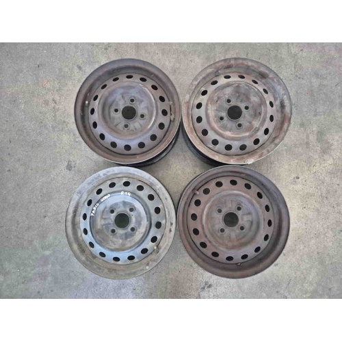 Cerchi in ferro TOYOTA Yaris Serie (03>05) del 2003 - 2005