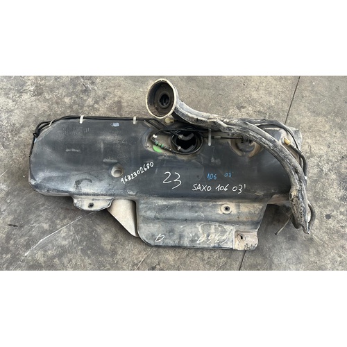 Serbatoio carburante Citroen Saxo 1.5 D del 2000